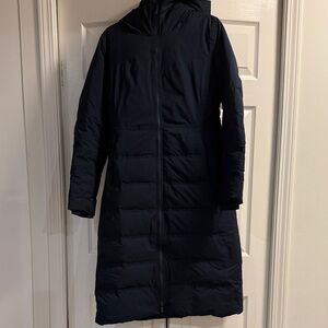 Lululemon Sleet street jacket Women's Hooded Puffer Coat navy blue